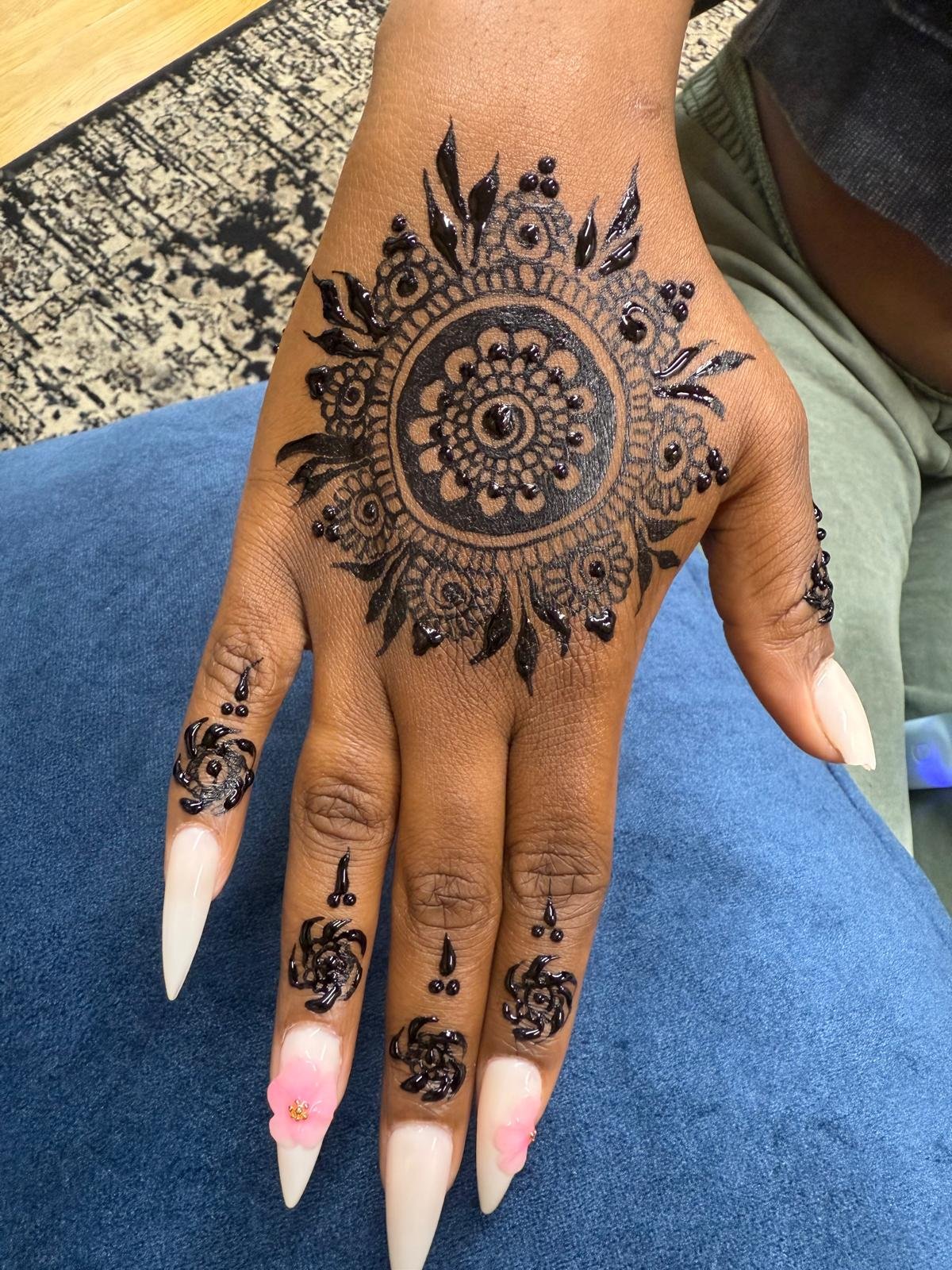 Maham Henna design 03