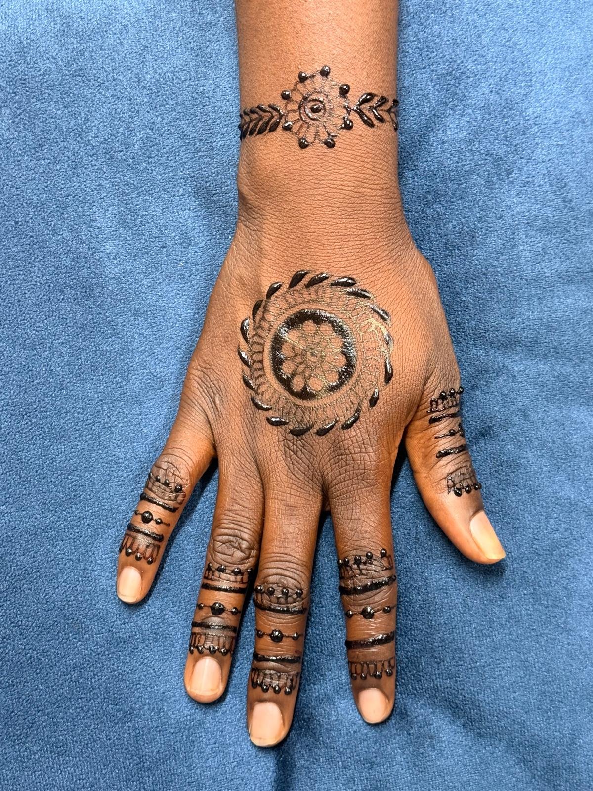 Maham Henna design 07